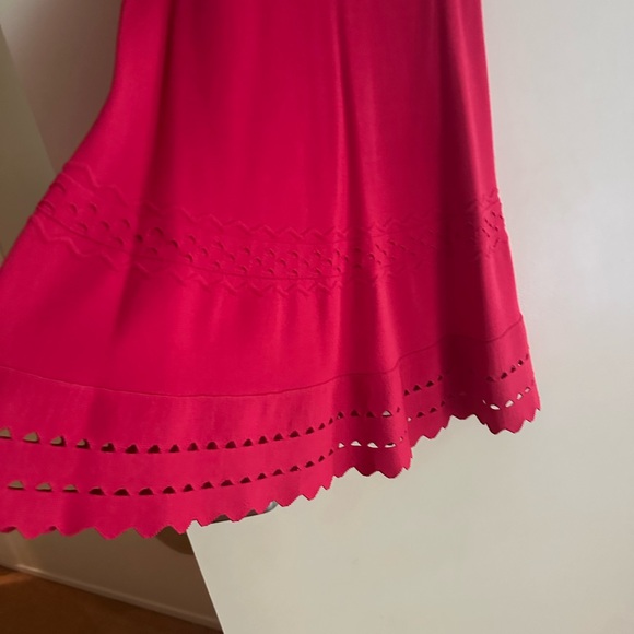 Elegant Red Dress - Picture 2 of 6